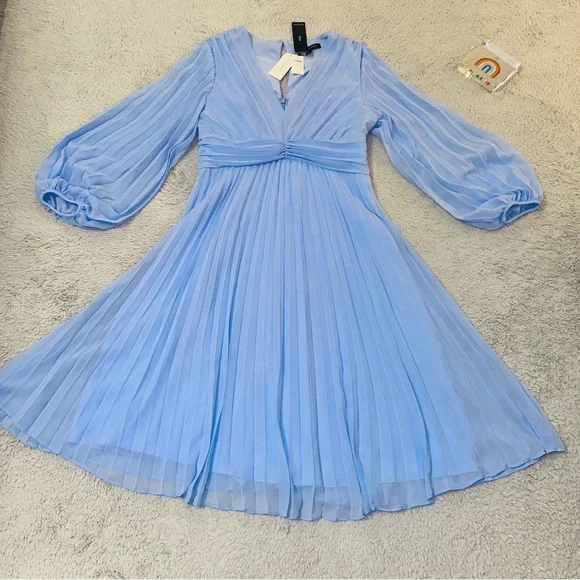 Banana Replublic chiffon pleated dress - Picture 5 of 17